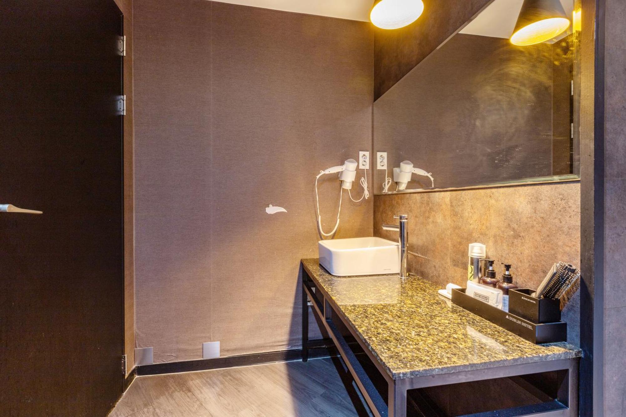 Dublin Hotel Пусан Екстериор снимка