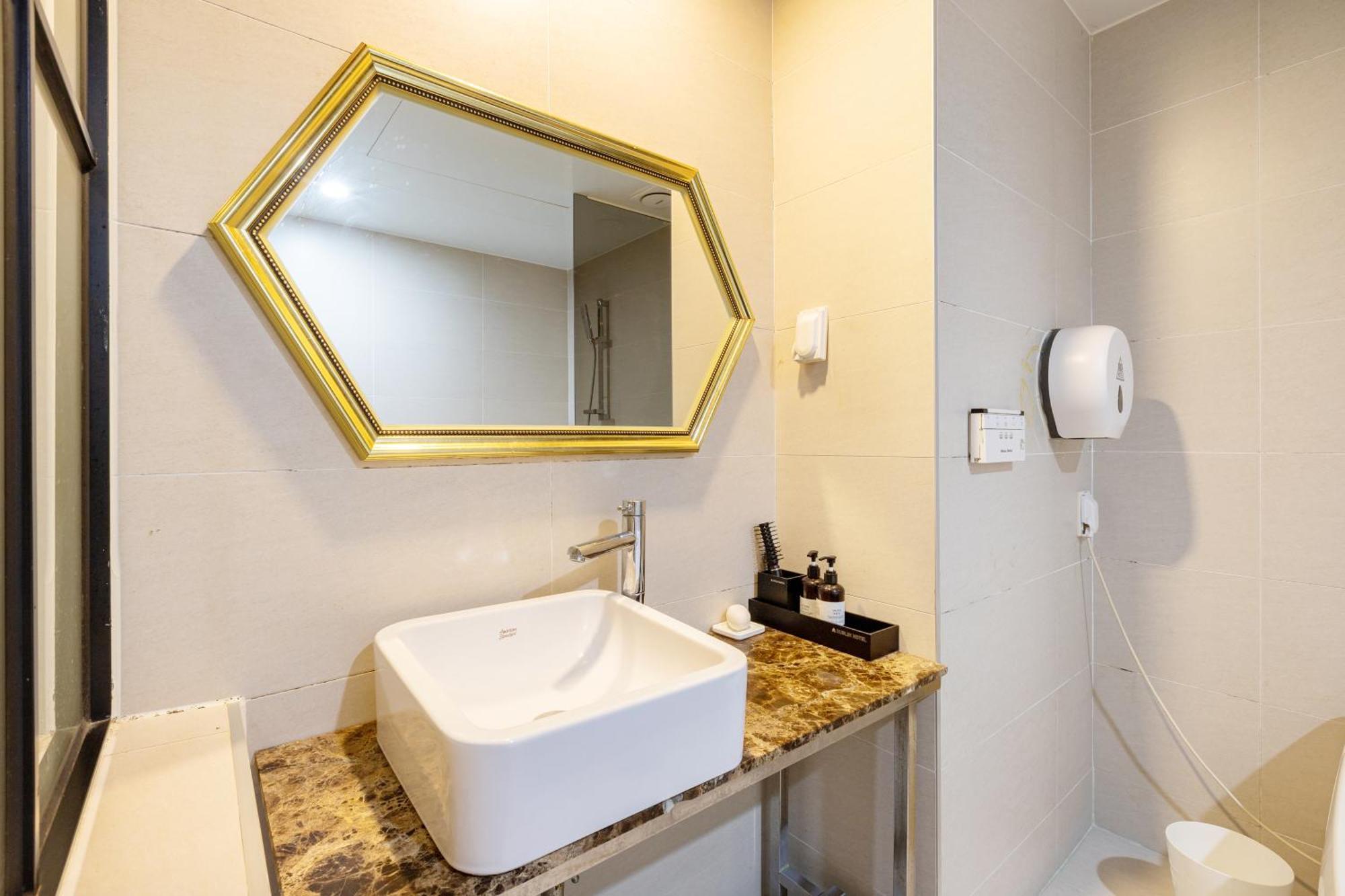 Dublin Hotel Пусан Екстериор снимка